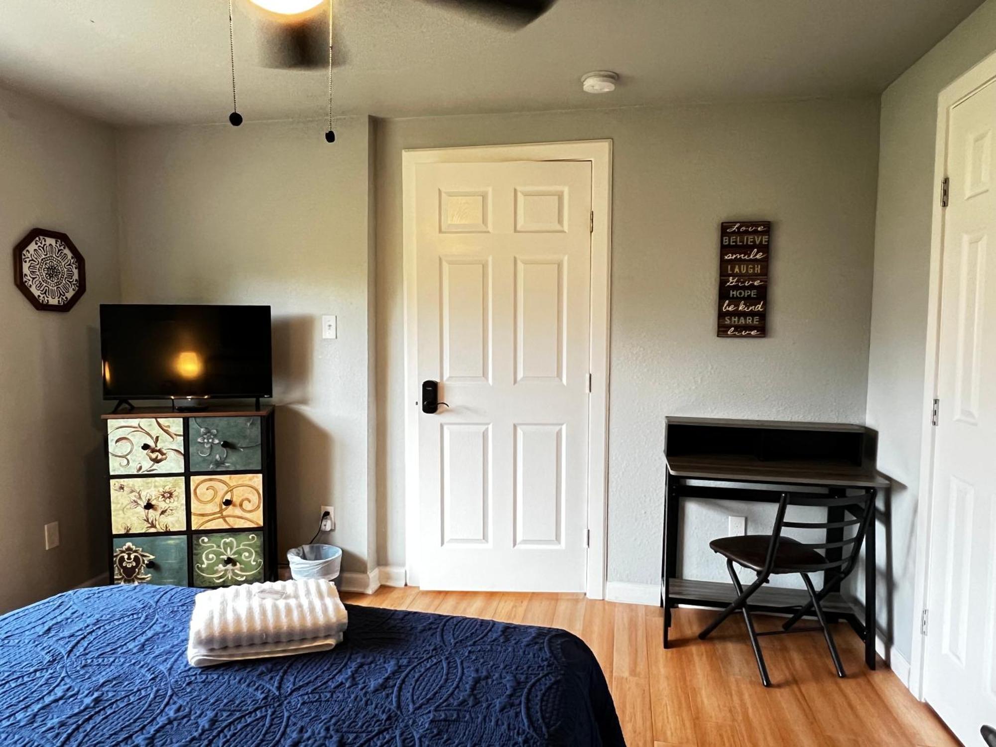 Boho Bliss- Cozy Private Room 2 Miles From Alamodome! San Antonio Exterior photo