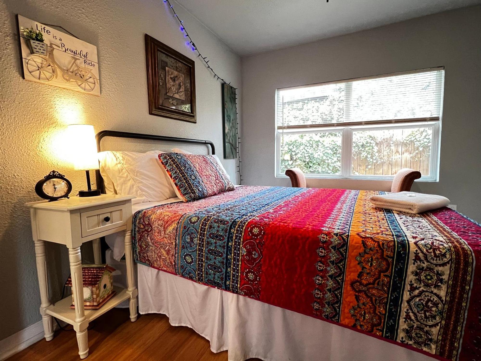 Boho Bliss- Cozy Private Room 2 Miles From Alamodome! San Antonio Exterior photo