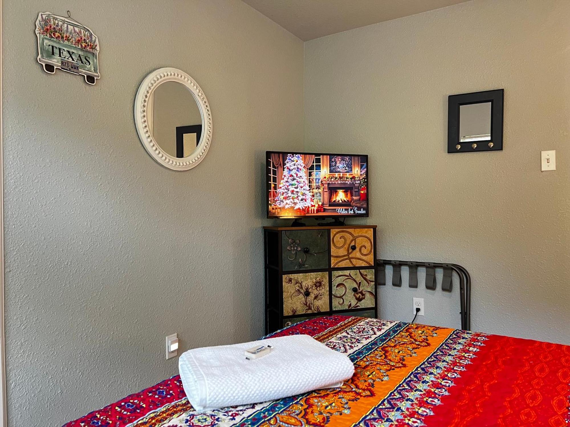 Boho Bliss- Cozy Private Room 2 Miles From Alamodome! San Antonio Exterior photo